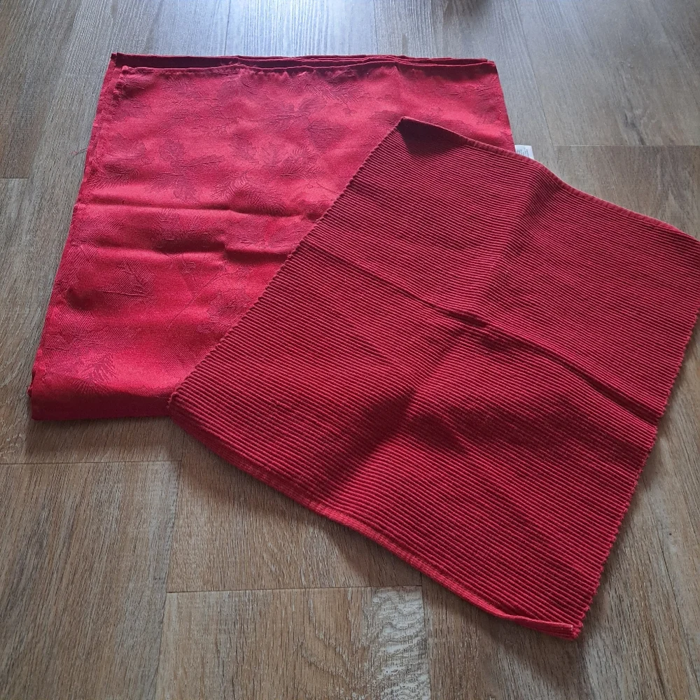 Lot of 6 Spode Romanian Burgundy Table Napkins Leaves Engraved Design